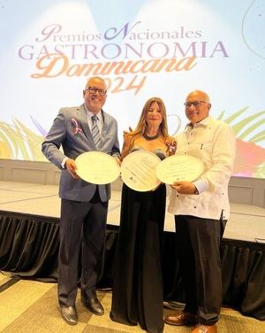 Juan Febles, Luisa Feliz y Carlos Estrella.