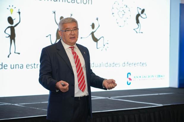 Juan Tomás Frutos.