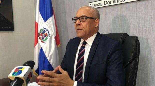Presidente de la Alianza Dominicana Contra la Corrupción, ADOCCO, Julio César de la Rosa Tiburcio.