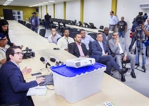 JCE acoge solicitud del PRM de auditar el 30% de equipos del Voto Automatizado