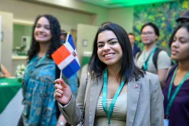 Kamila Acevedo fue reconocida como una de las mejores estudiantes de RD de Semillas para el Futuro 2023.