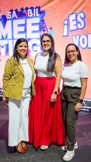 Karina Domínguez, Sindy Zamora y Genesis Rivas.