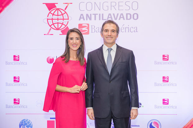 Katherine Hernaìndez y Marco Antonio Bravo.