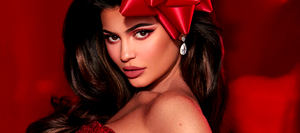 Kylie Jenner en un sexy vestido rojo encendió las fantasías de sus seguidores