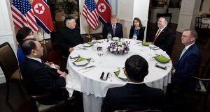 Kim y Trump inician con prudencia el segundo día de su cumbre en Hanói 
