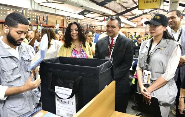 JCE culmina producción de 16,851 kits electorales para elecciones municipales de este domingo 18 de febrero.