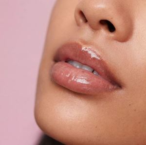 Kylie Jenner lanza nuevo producto para el cuidado de los labios