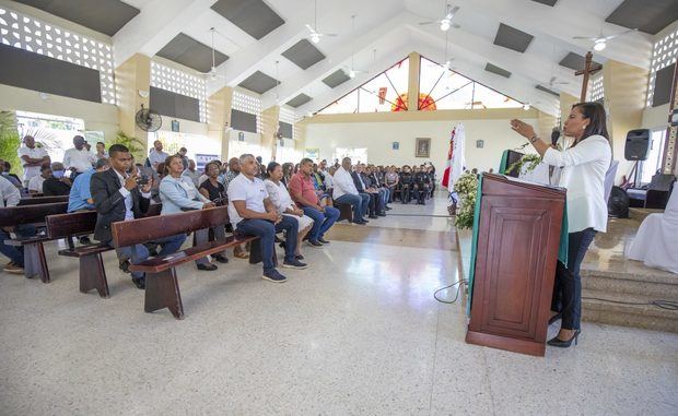 La fiscal Sonia Espejo destacó el compromiso del Ministerio Público para prevenir la delincuencia en la sociedad dominicana.