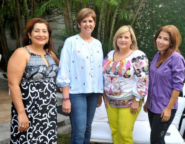 Elizabeth Montenegro, Mariella Cantisano, Tammy de Melgen y Claudia Prat.