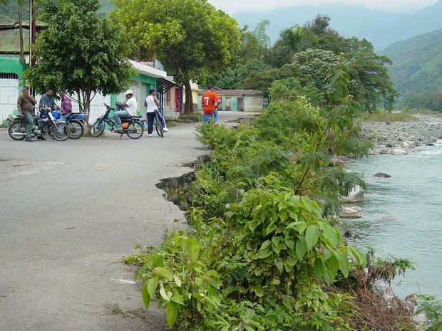 Desalojan a 'invasores' de la ribera del río Yuna en Monseñor Nouel.