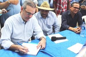Abinader recomienda dominicanizar el trabajo agr&#237;cola en la frontera