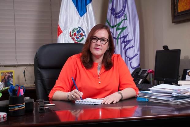 Ministra de la Mujer, Janet Camilo.