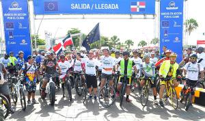 UE educa sobre cambio climático con bicicletada de 28 kilómetros
 