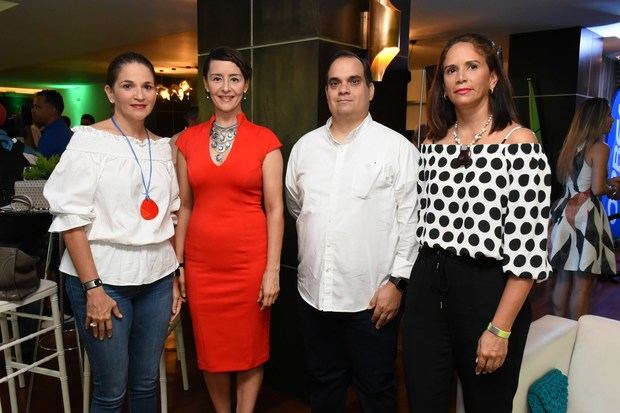 Laura Cordero, Miriam Batista, Raúl Tavarez y María Alicia Molina.