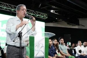 Leonel Fernández asegura está sintiendo “el apoyo por todas partes”