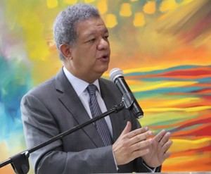 Leonel Fernández dice JCE es la que debe generar confianza