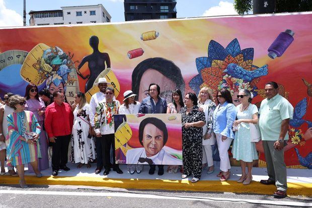 Leonel Lirio junto a varios de los invitados.