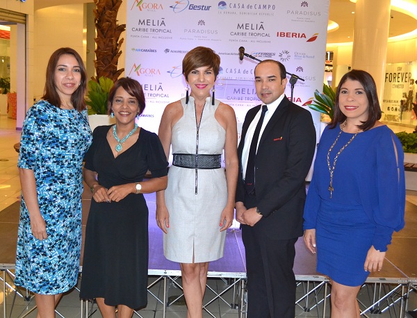 Lissette Rosario, Kirsis Méndez, Theresa Sullivan, Amaury Lara y Keren Cirineo