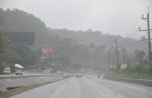 Aguaceros, tronadas y ráfagas de viento por onda tropical y ...