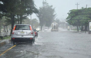 El Distrito Nacional y 8 provincias en alerta ante efectos de onda tropical