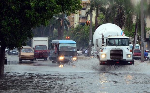 Semana laboral inicia con lluvias ocasionada por un frente frío