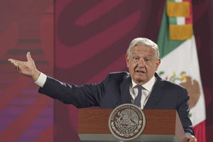 López Obrador pide a mexicanos no dejarse manipular por narco