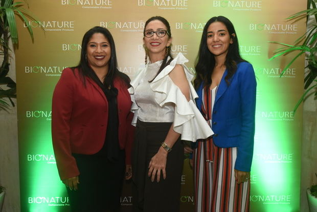 orna Aquino, Agnet Brouwer, Karen Gutiérrez.