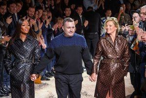 Naomi Campbell y Kate Moss cierran el desfile de hombre de Louis Vuitton