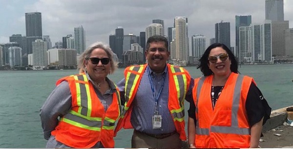 Lourdes León, Presidente de FCBF, Armando Varona, Director de Ventas y Mercadeo de Seaboard Marine, Nellys Sánchez, Directora Ejecuta NSCT