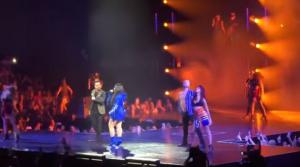 Lovato y Fonsi interpretan por primera vez "Échame la culpa" en un escenario