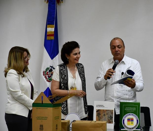 Centro León e Instituto Poletécnico Loyola firman acuerdo.