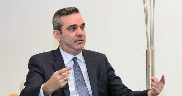 El presidente electo, Luis Abinader, directivos de su Comisión de Transición y del equipo económico se reunieron este viernes de manera virtual con representantes del Banco Mundial, BM.