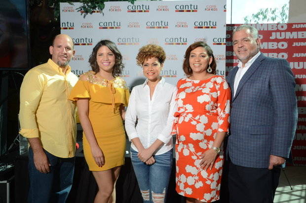 Luis Olivo,Monica Saveri, Elaine Féliz, Carmen Nolasco y Wilfredo Mallen.