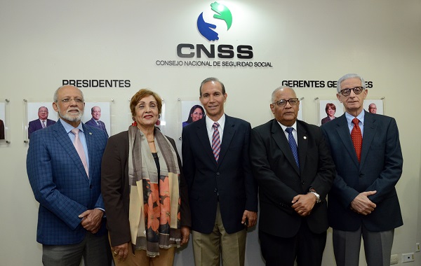 Luis Pedro Castellanos, Nélsida Marmolejos, Winston Santos, Rafael Pérez Modesto, Henry Sahdalá durante la inauguración de la galería de fotos.