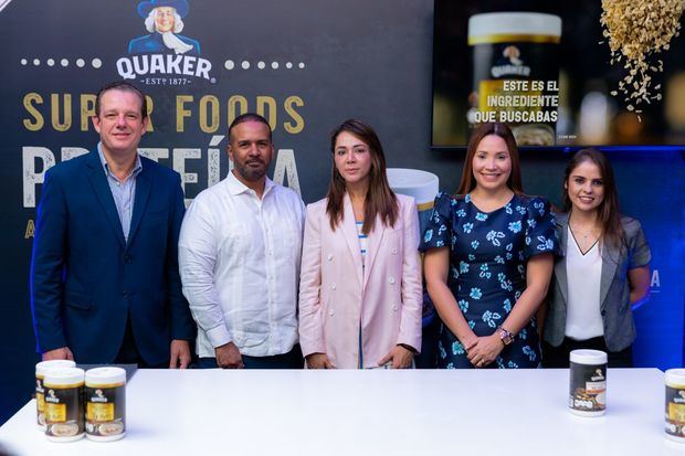 Luis Villanueva, Elvin Peralta, María Paula Méndez, Michelle Tejeda, y Alejandra Ramírez.j