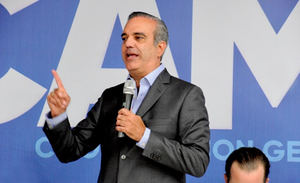 Luis Abinader se compromete a crear 600,000 empleos