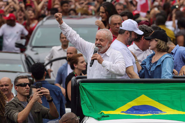 Luis Inácio Lula da Silva, en la 'extraordinaria campaña y victoria electoral'.