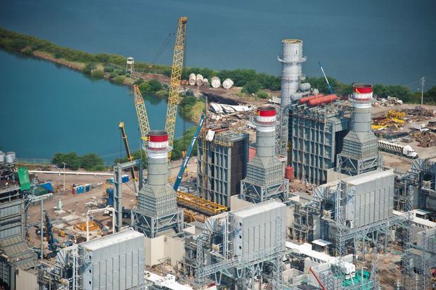 El Gobierno adjudica la central de gas de Manzanillo, la mayor del país
