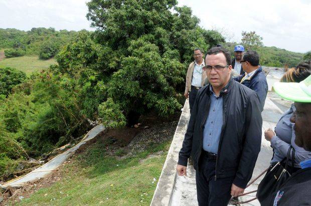 Ministro de Educación, Andrés Navarro. 