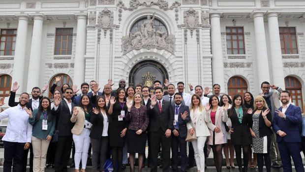 Delegación del MINERD participa en foros internacionales de desarrollo en Perú