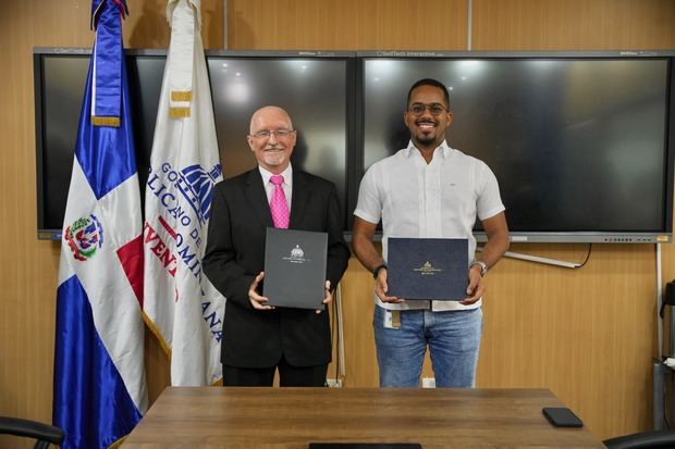 Juventud pacta alianza estratégica con Plan Internacional RD; se implementarán políticas públicas en conjunto desde un enfoque integral.