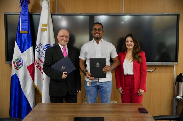 Juventud pacta alianza estratégica con Plan Internacional RD