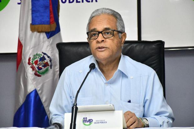 ministro de Salud Pública de la República Dominicana, Rafael Sánchez Cárdenas, elevó este domingo a 15 los fallecidos esta semana en el país por consumir cleren.