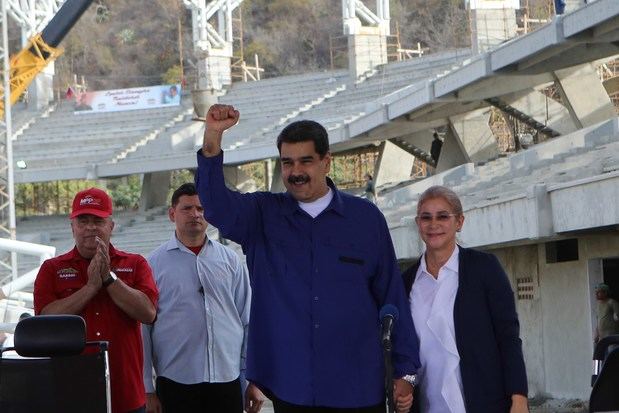 FotografÍa cedida por prensa de Miraflores donde se observa al presidente venezolano Nicolás Maduro durante un acto de gobierno este martes, en la ciudad de La Guaira (Venezuela).