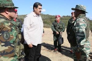 Maduro inicia ejercicios militares con el grito "fuera Trump de Venezuela"