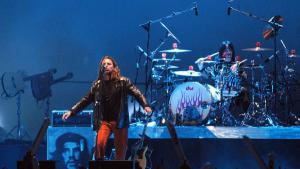 Maná lleva su "desmadre" de rock latino a Almería en un concierto de éxitos