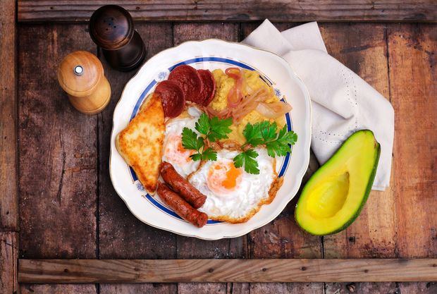 Mangú de plátanos con los 3 golpes.