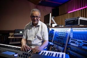 Manuel Tejada, creador de la música del documental El Fotógrafo de La 40