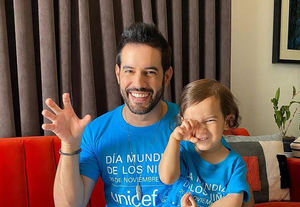 Influyentes de las redes sociales y la televisión apoyan a UNICEF vistiendo #DeAzul por la niñez