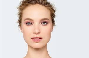 Maquillaje Clarins.